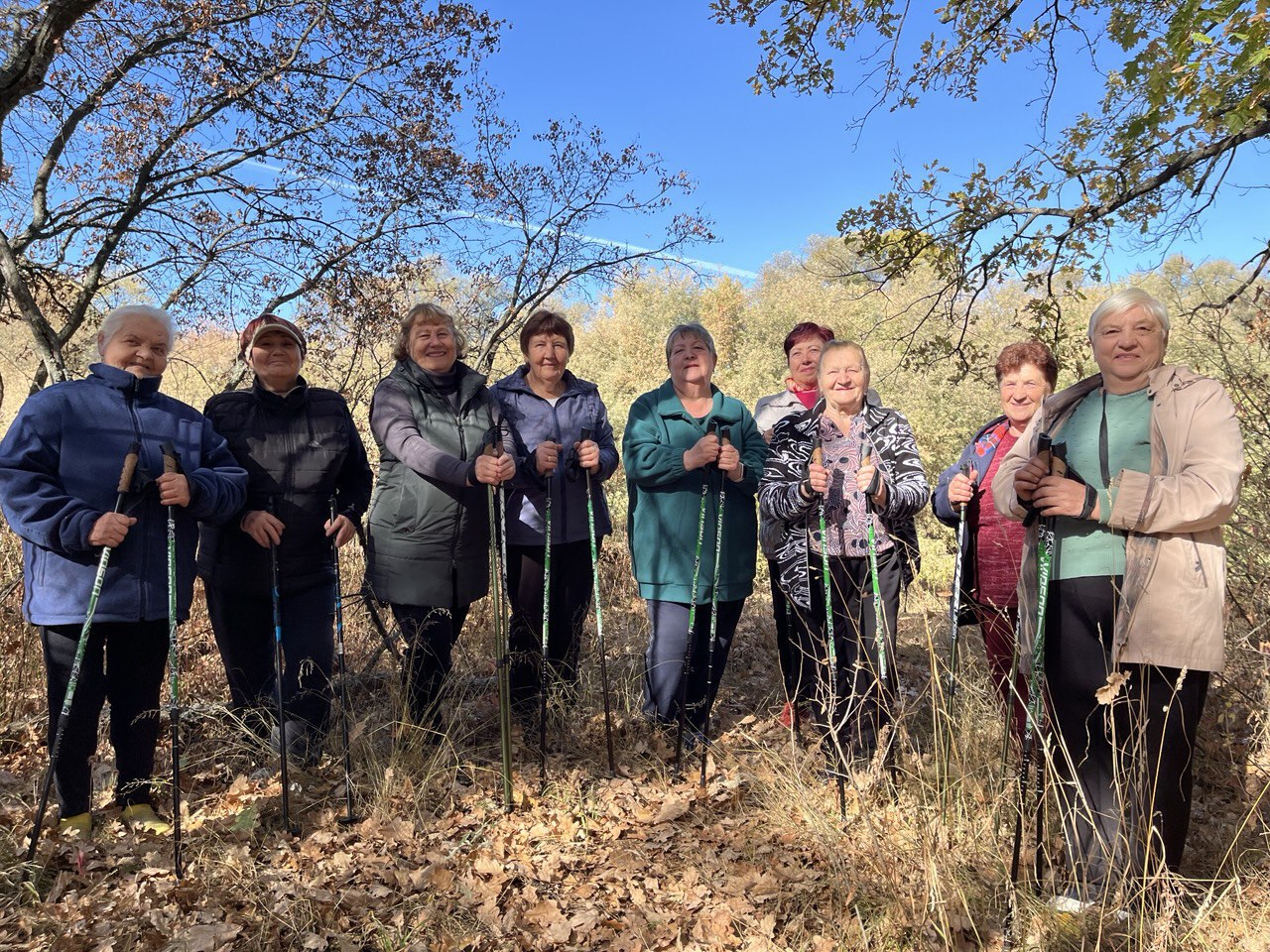 Лысогорские пенсионеры провели комплексную тренировку на свежем воздухе